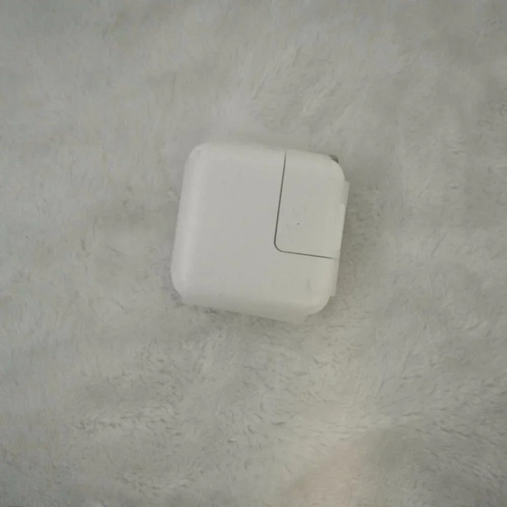 Apple 12W USB Power Adapter & Lightning to USB Cable